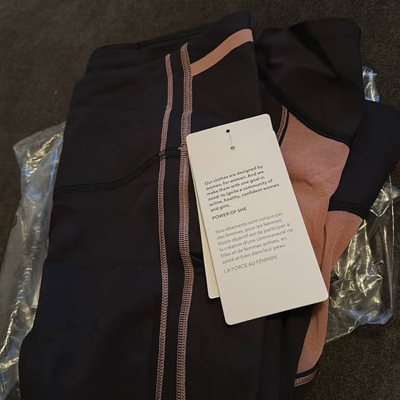 Athleta Ultimate Stash Pocket Ignite 7/8 Tight Legging - Picture 4 of 8